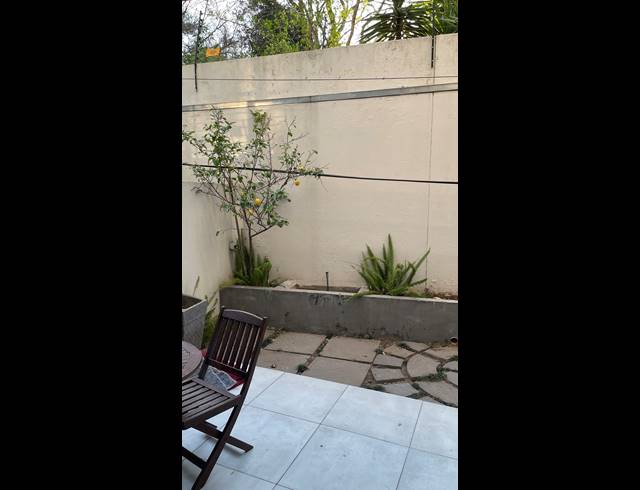 2 BEDROOM APARTMENT FOR SALE IN BRYANSTON
